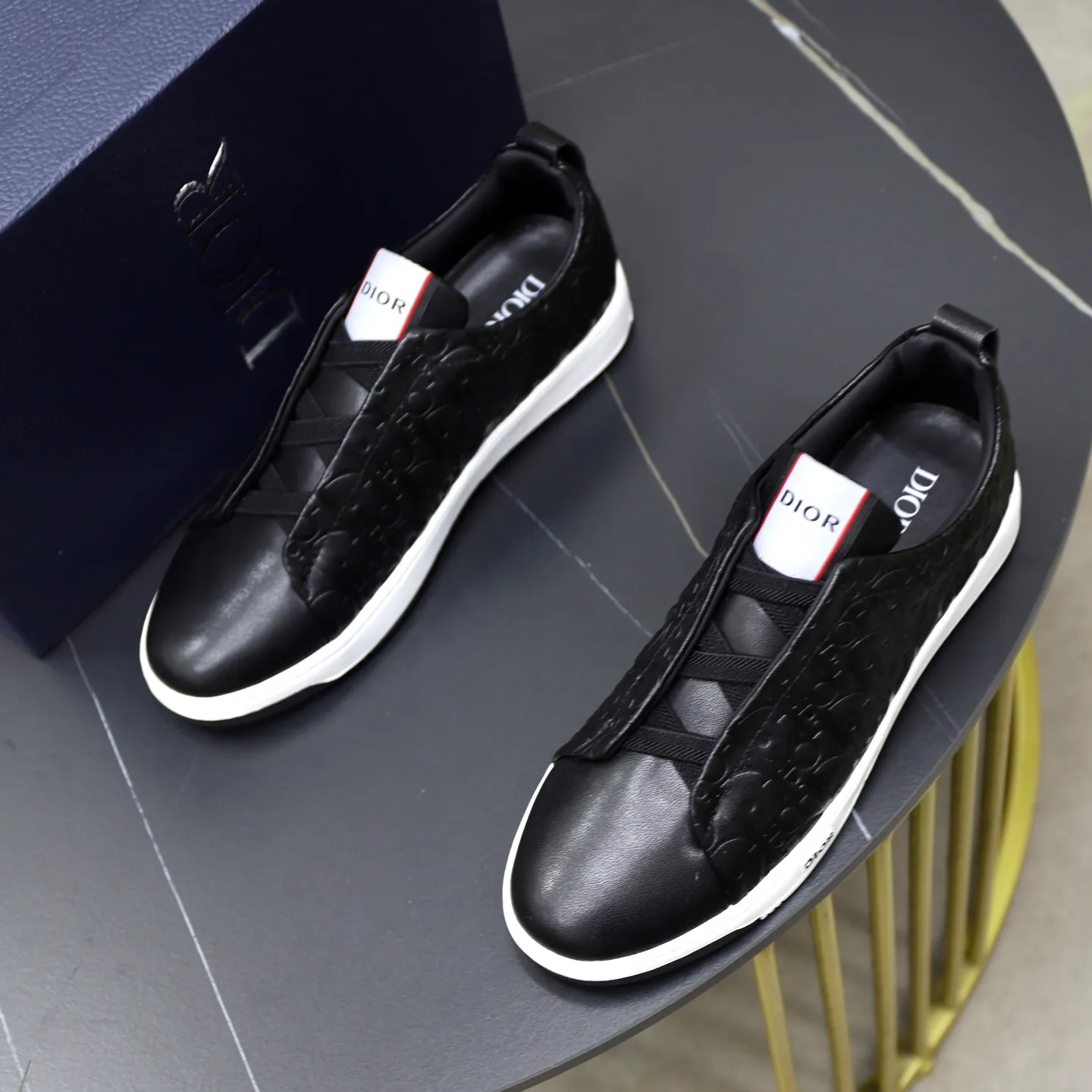 Ex-factory price: 442💰🙅‍♂️🙅‍♂️🙅‍♂️ Brand: Dior DIOR Standard code: 38-44 (45 customized) Grade: Same as the official website Material: Original leather splicing, comfortable and breathable lining, original wear-resistant outsole Style category: Men's fashionable casual shoes, running shoes, noble luxury brand elements, top luxury Color: actual picture color
